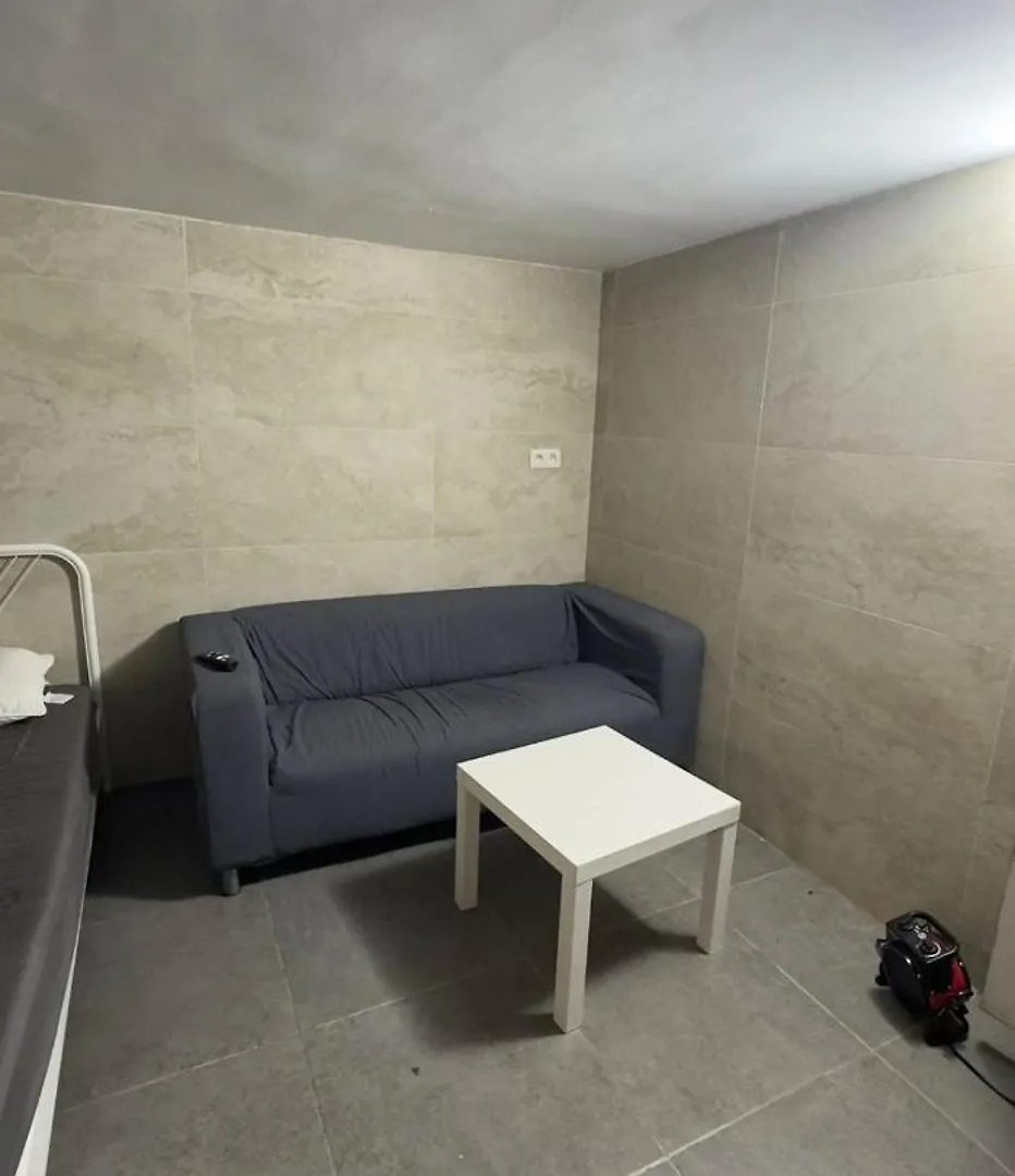 Logement Prive Sous Sol Acces Autonome Bruxelles Belgien